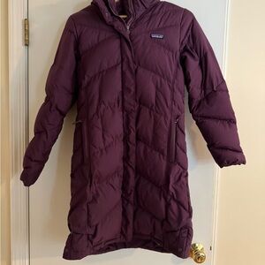 Women's Patagonia down with it parka medium, purple